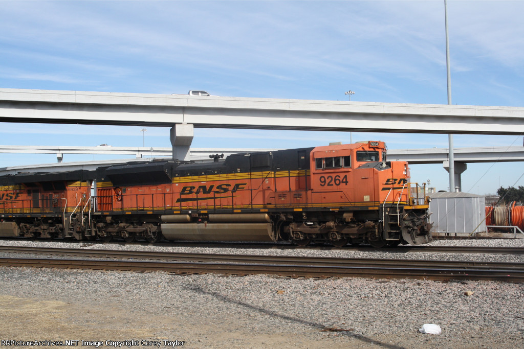 BNSF 9264